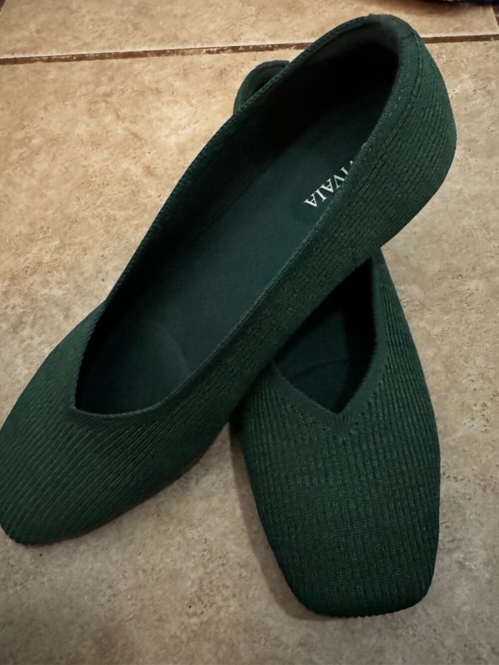 Vivaia 11 wide (11w) Women's Shoe in Dark Green